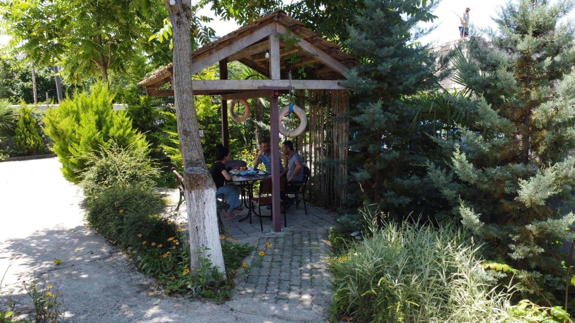 Pavillion Guest House Batumi Esterno foto