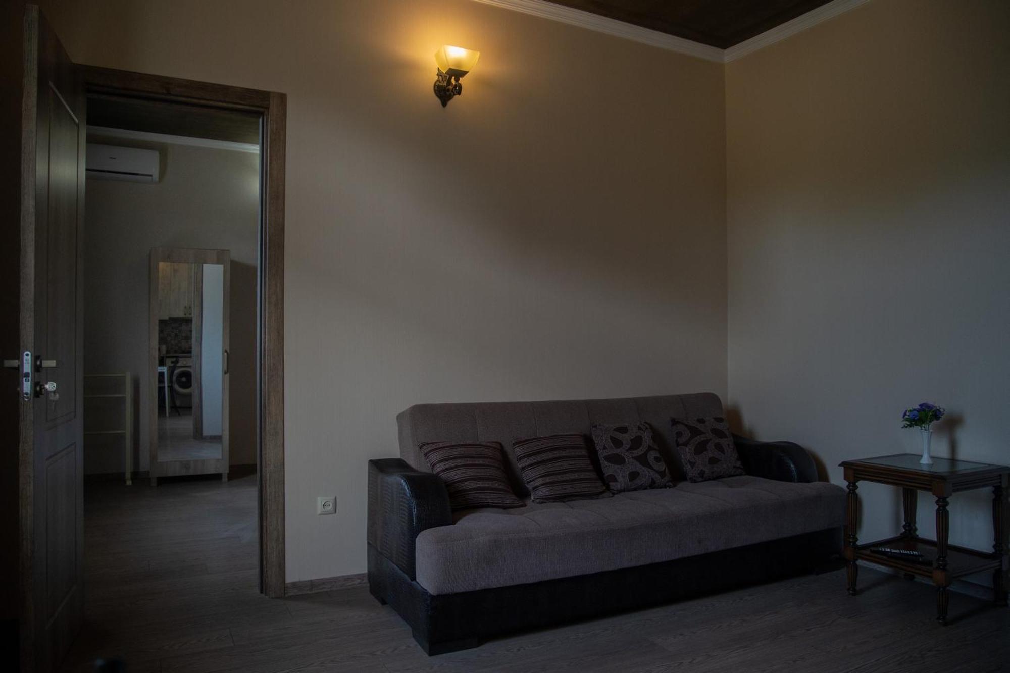 Pavillion Guest House Batumi Esterno foto