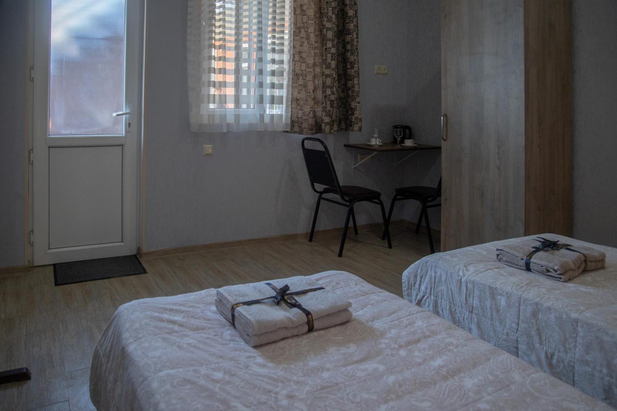 Pavillion Guest House Batumi Esterno foto